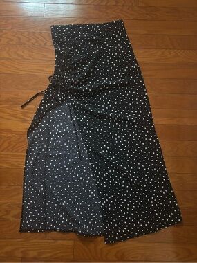 SHEIN Black Skirt with White Polka Dots and Side Tie